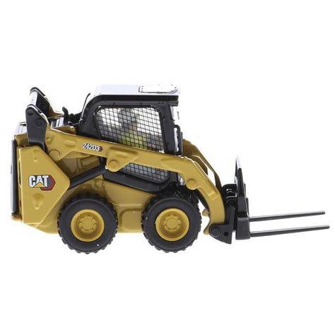 1 50 cat skid steer|Amazon.com: Diecast Masters 1:50 Caterpillar 242D3 Skid Steer .